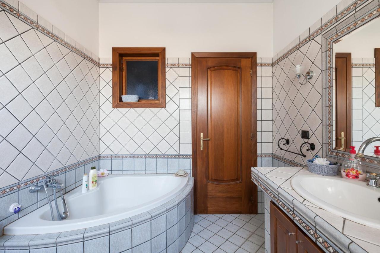 Casa Vacanze Giramondo Ф'юмічіно Екстер'єр фото